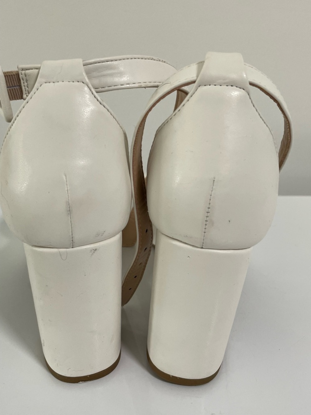 Delicious White Single-Band Ankle-Strap Block Heels. Size 8 - Picture 7 of 9